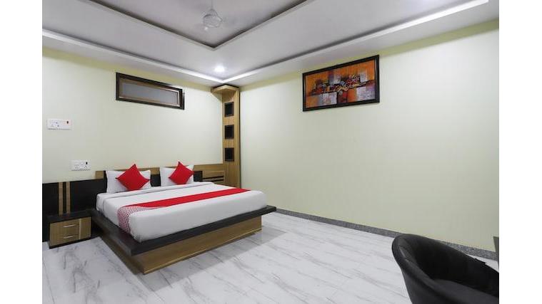 Oyo 47817 Akhand Param