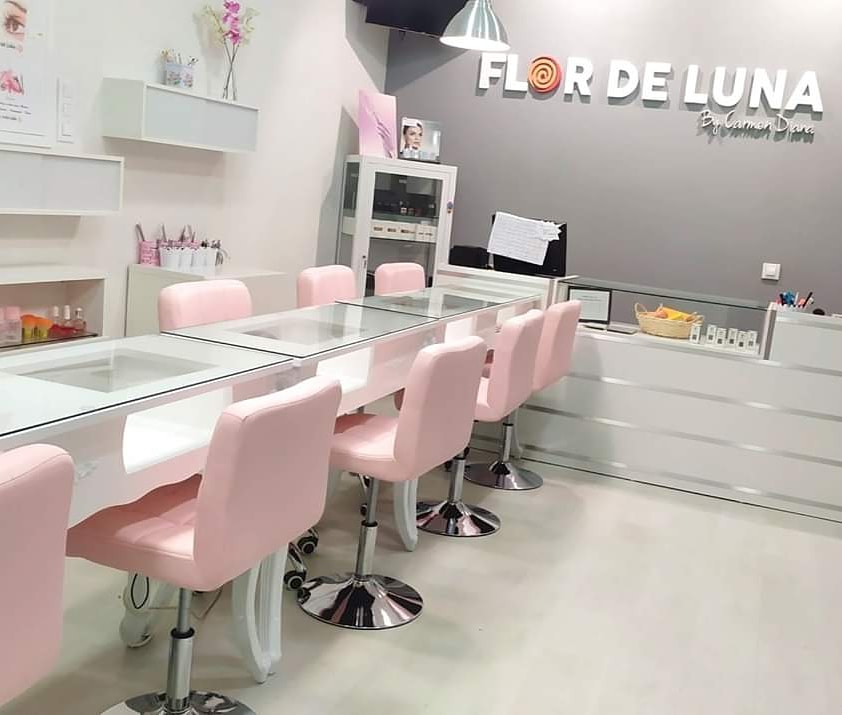Flor de Luna, Centro de Bronceado y Estetica Integral by Carmen Diana