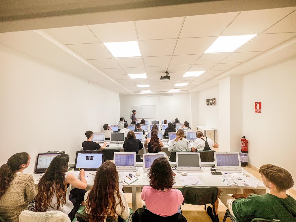Autoescuela Via Rapida Iturrama — Del propietario