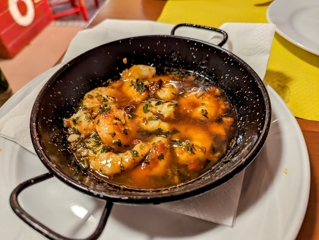 La Alternativa Benalmadena — Comida y bebida