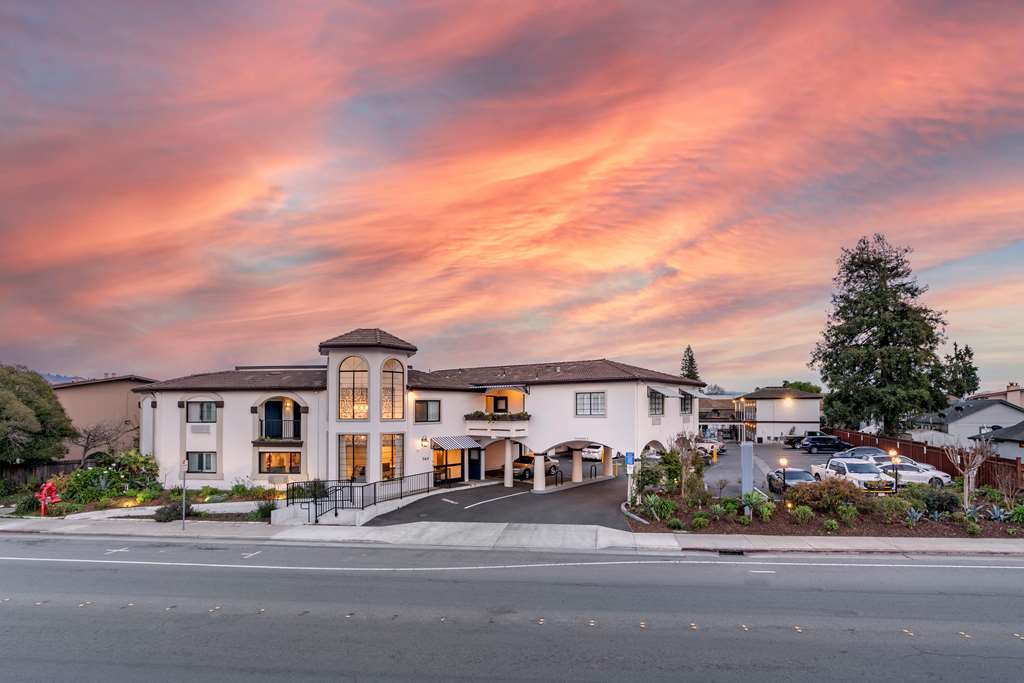 Best Western Rose Garden Inn in Watsonville