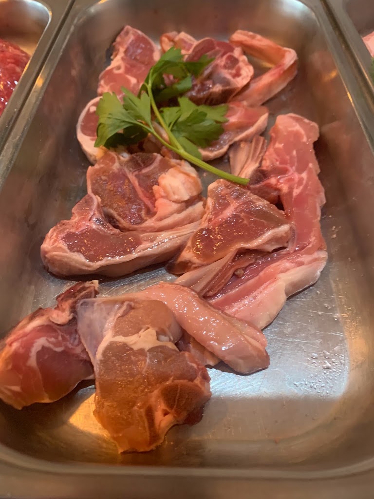 Bodega los caracoles — Comida y bebida