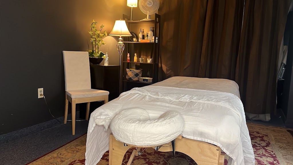 Massage therapist in Newton