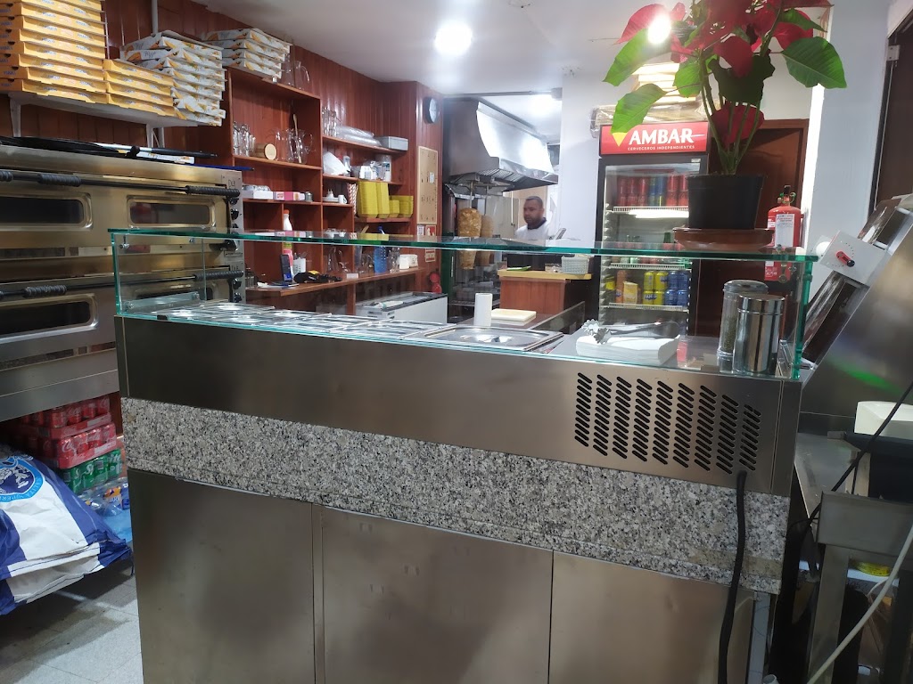 La Pineda Snack Kebab House — Ambiente