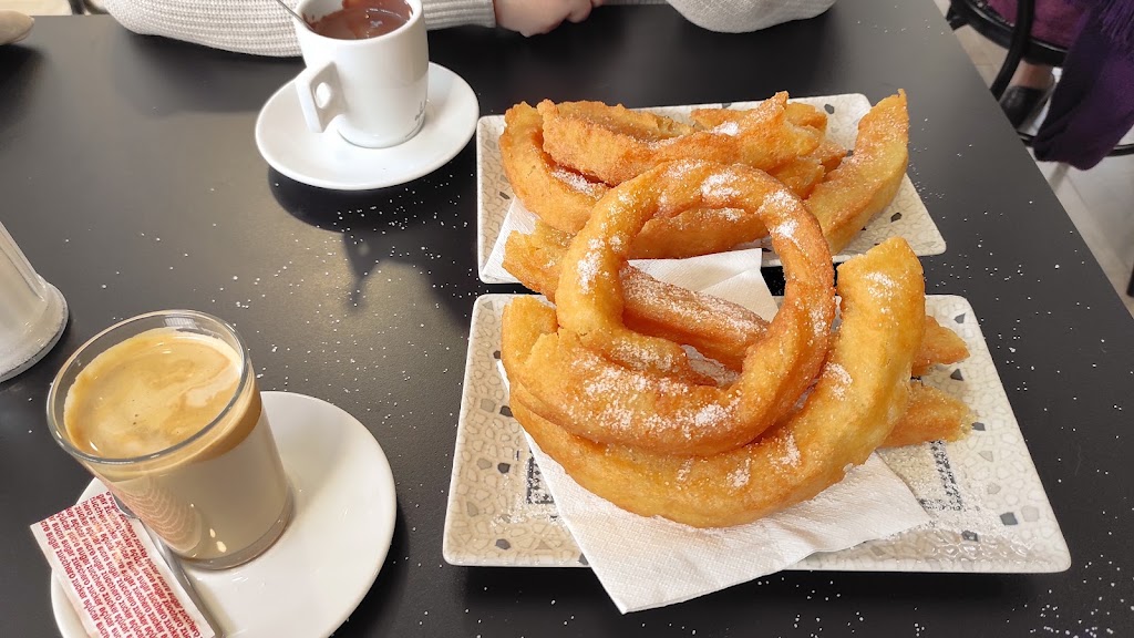 Bar Restaurante Tauro — Comida y bebida