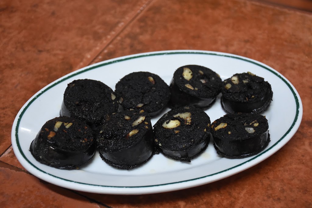 Bodega Cha Juana — Comida y bebida
