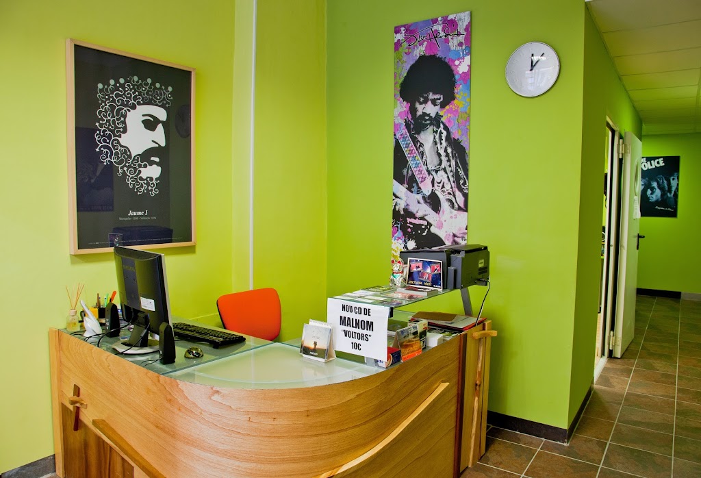 12 Notes, aula de musica