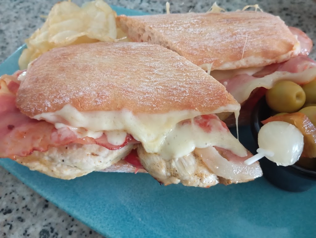 Rocolin Cafe — Comida y bebida