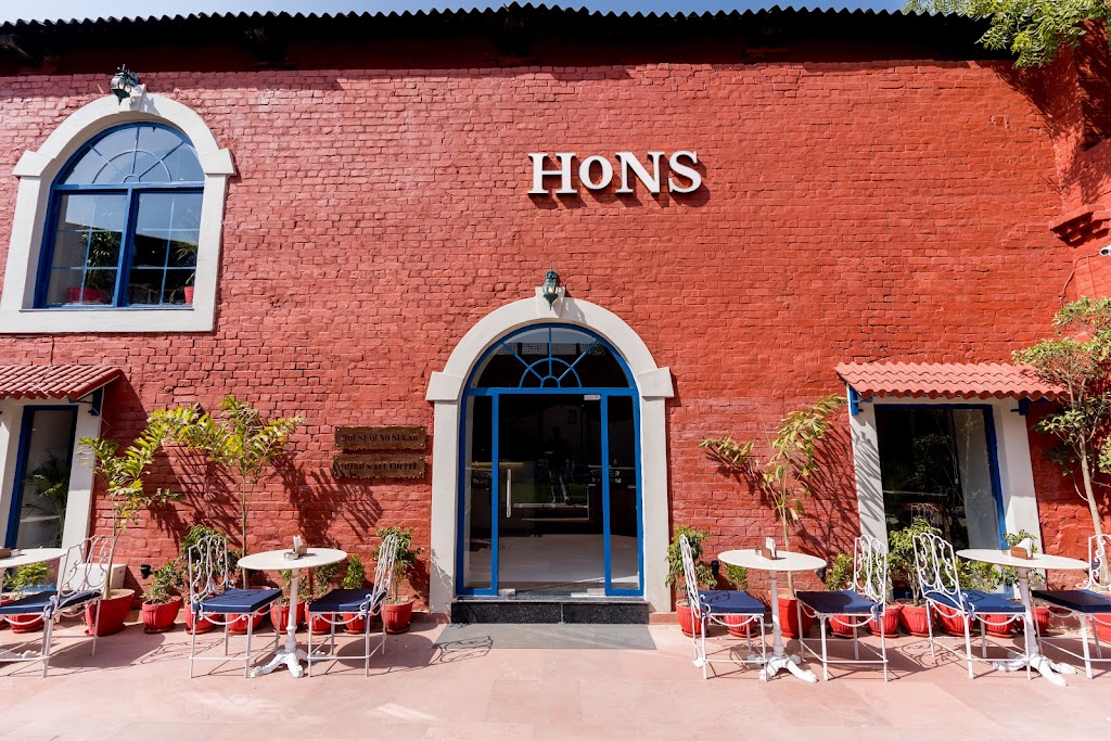 Hons - All day Dining - Restaurant, Coffee shop Restaurant in Lucknow, Uttar Pradesh