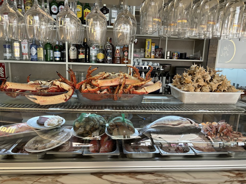 Restaurante Vista al Mar — Comida y bebida