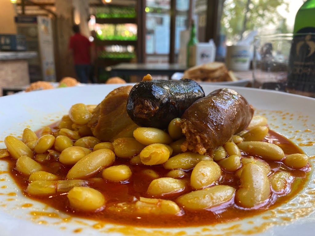 Sidreria asturiana El Rincon de Canteli — Comida y bebida
