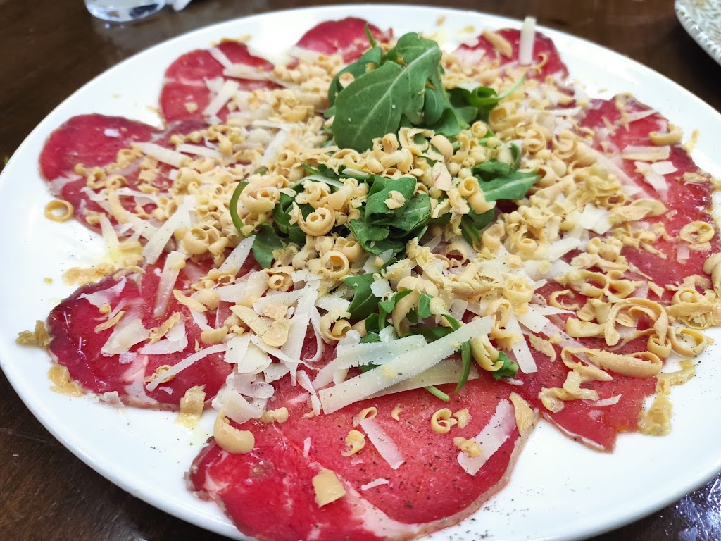 Restaurante Mogambo — Comida y bebida