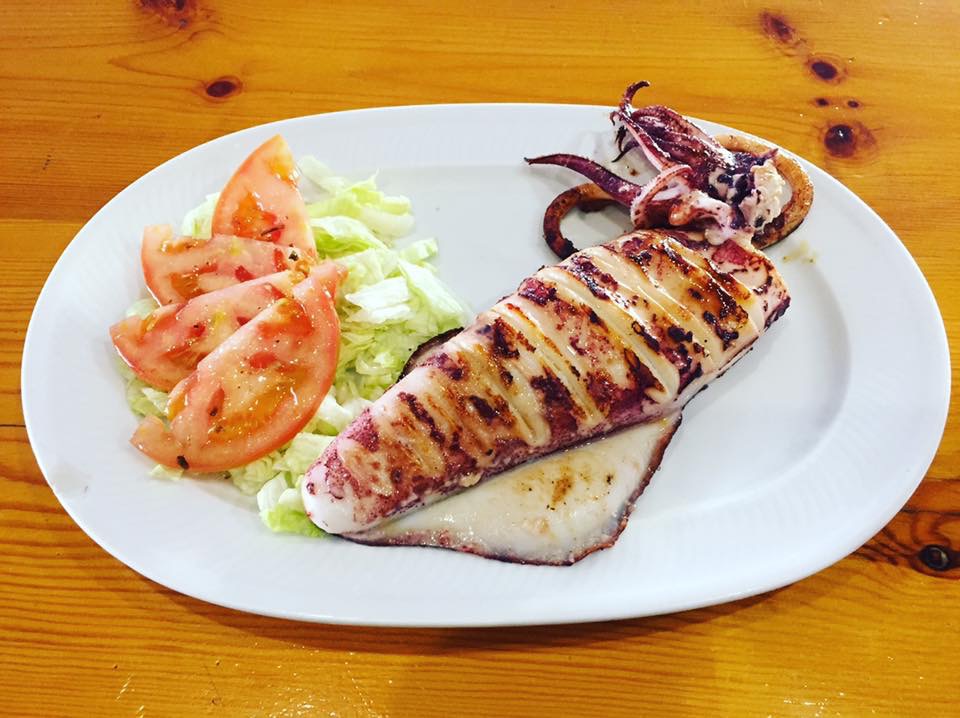 Bar Restaurante Quilla Las Redes — Comida y bebida