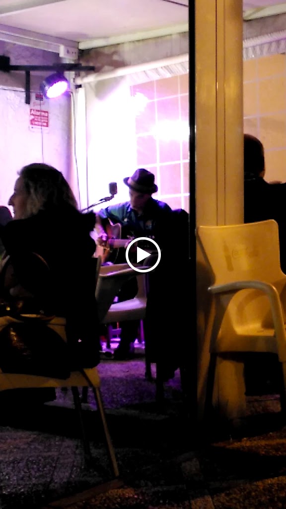 Cerveceria Arcis pizzeria — Videos