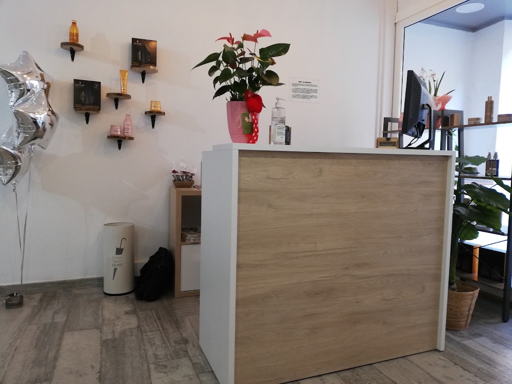 ESSENCIAL PERRUQUERS — Interior