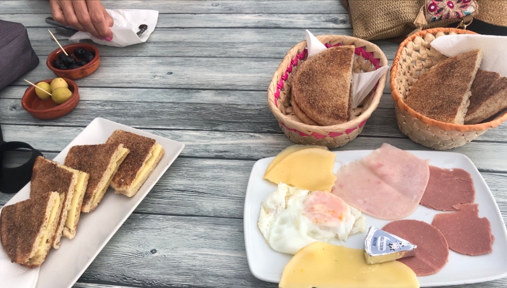 Cafeteria Teteria Siwar — Comida y bebida
