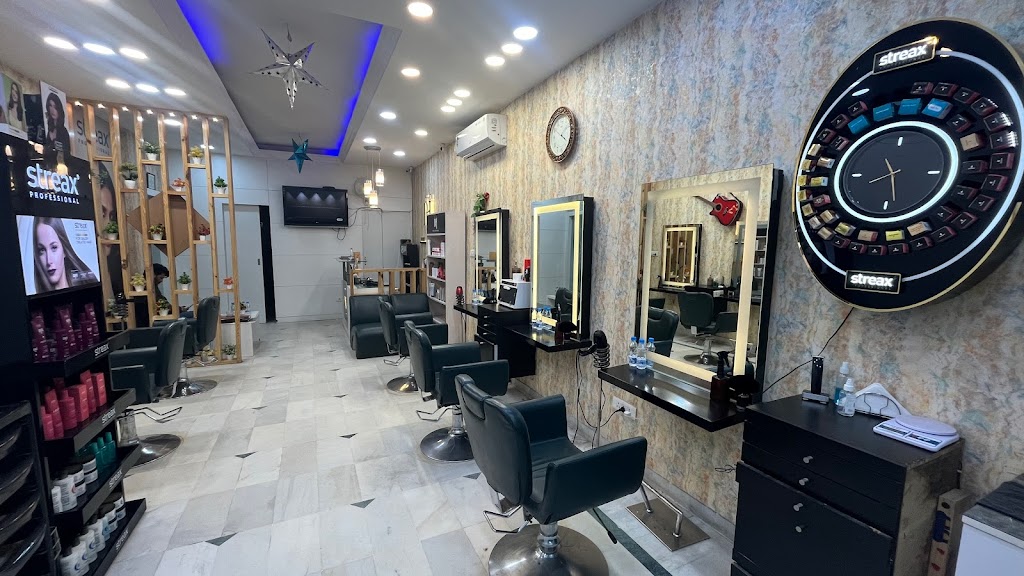 Bobby Hair Designer Unisex Salon