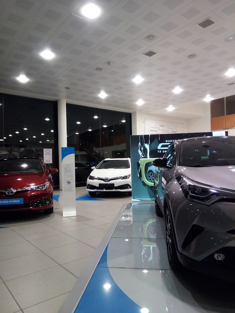Concesionario Oficial TOYOTA - Centrocar y Sierra — Interior