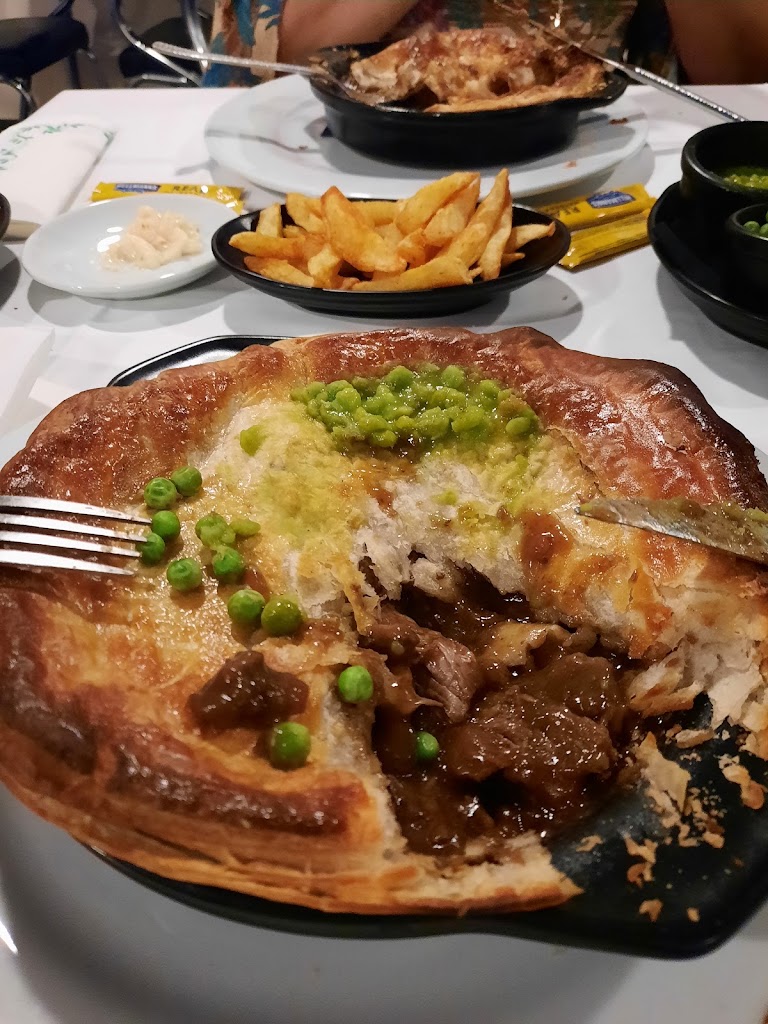Gastro Bar Paras — Comida y bebida