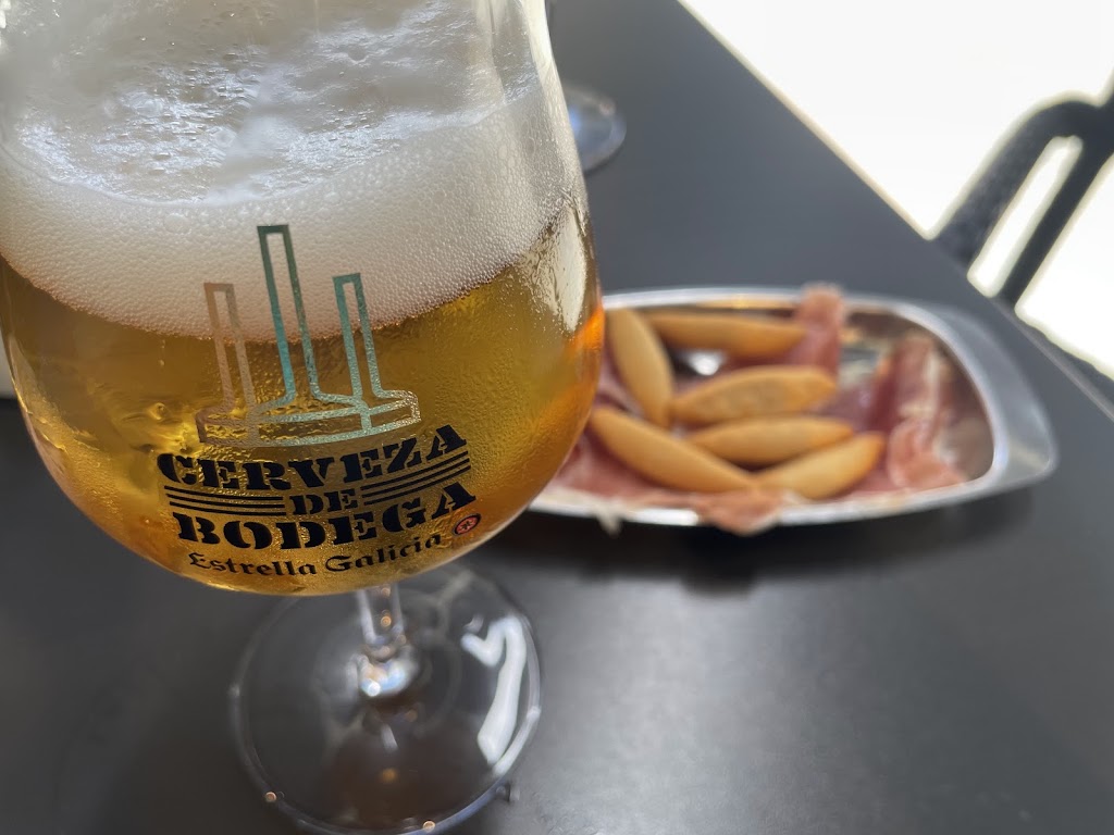 Restaurante Cafeteria Santa Isabel (Santiago de Compostela) — Comida y bebida