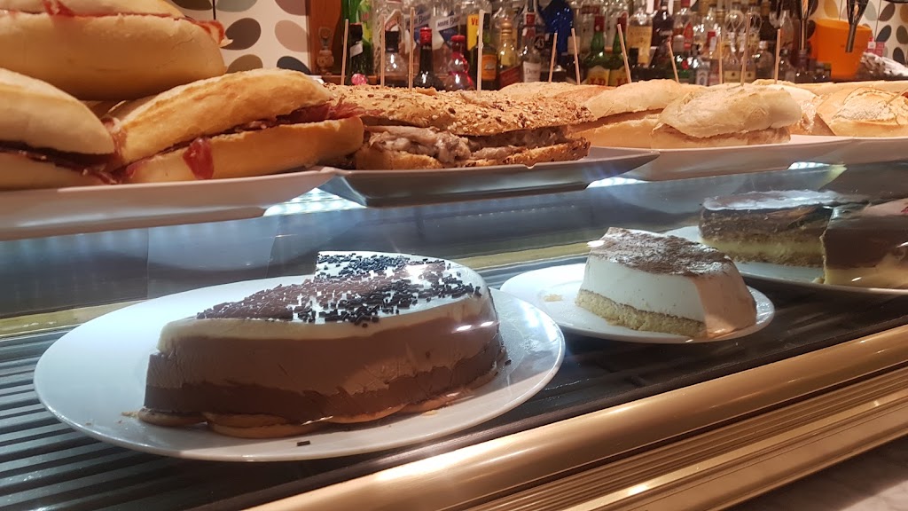 Cafeteria Olimpia — Comida y bebida