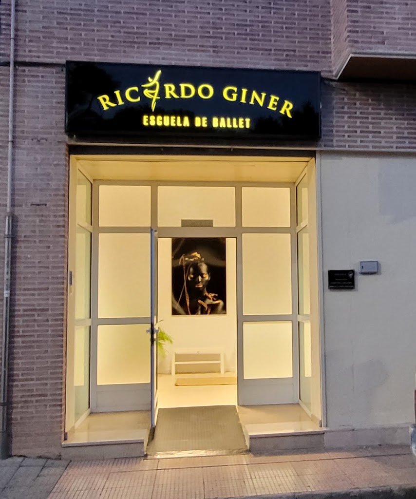 Instituto de danzas arabes y escuela de ballet clasico de RICARDO GINER