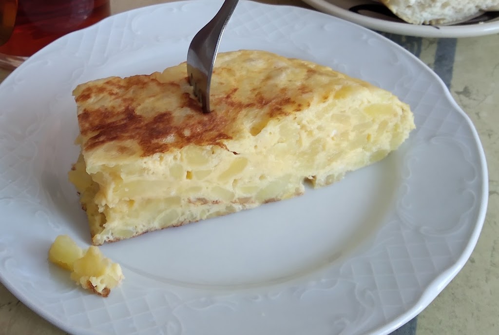 Cafe-Bar On De Tono — Comida y bebida