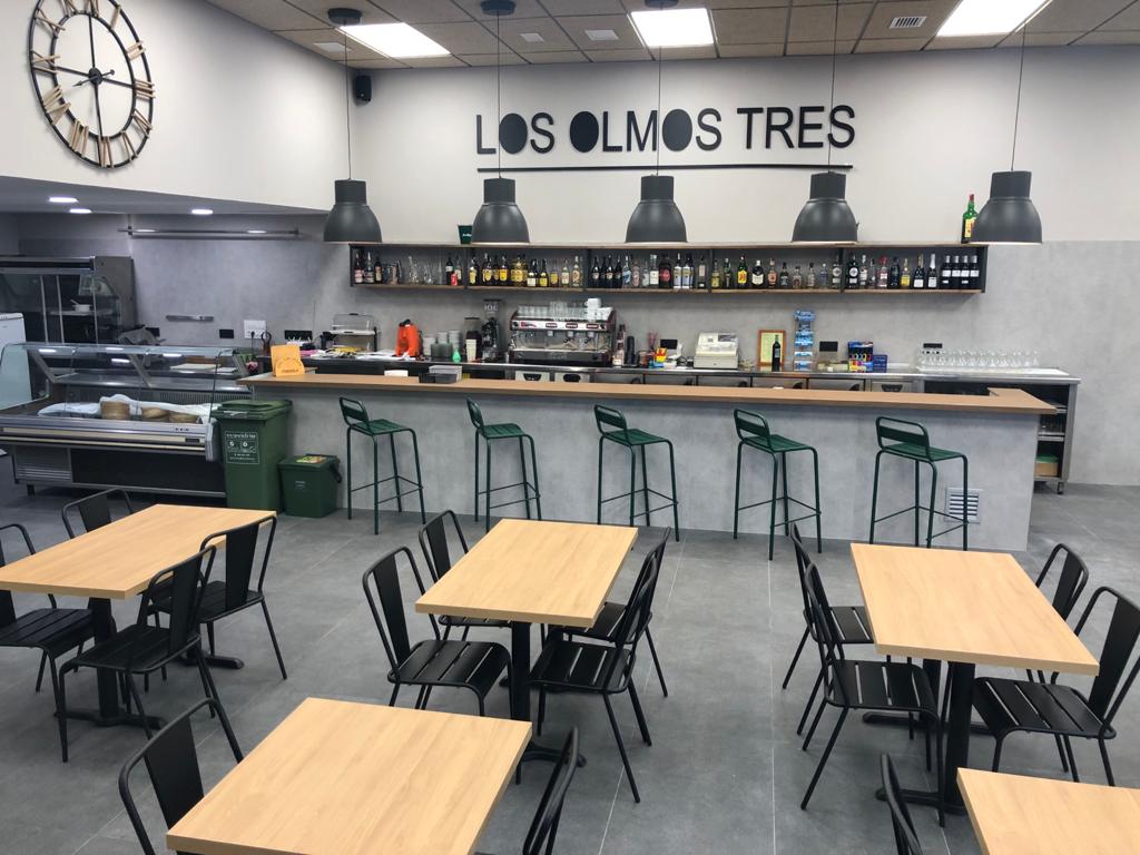 Restaurante los Olmos Tres — Ambiente