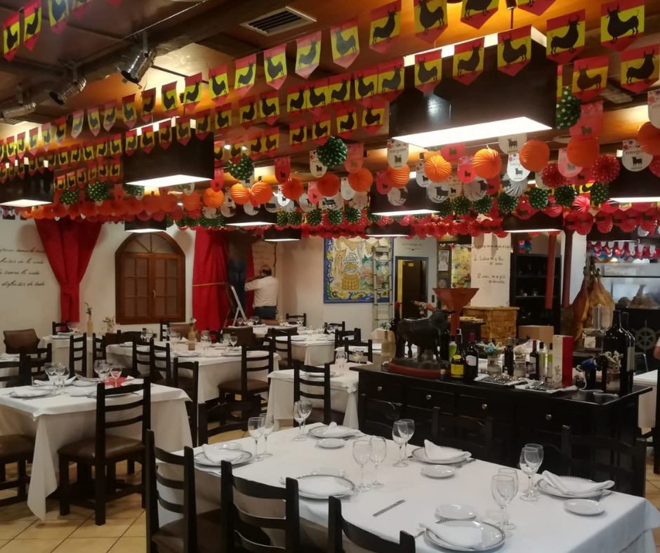 Mariscos a lo Bestia - Lorca | La Pena Restaurante — Ambiente