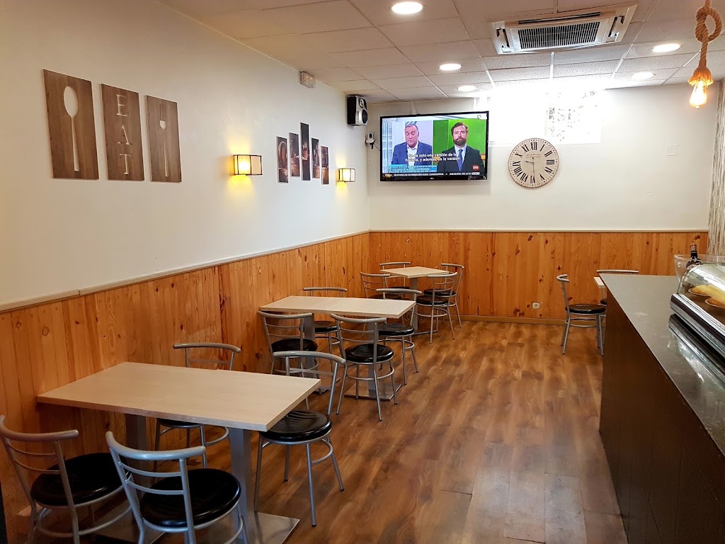 Cafe Bar Mythos — Ambiente