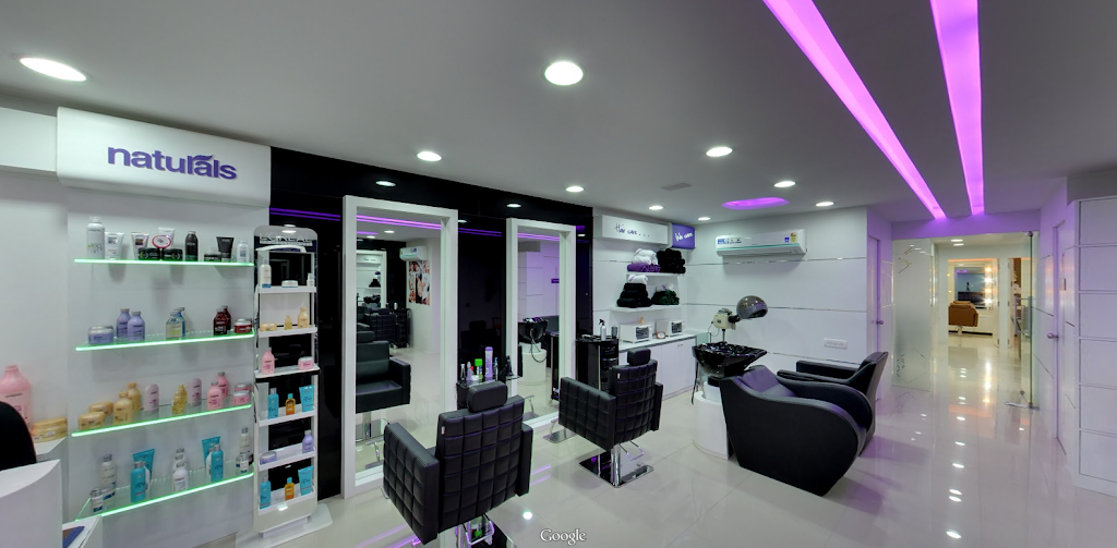 Naturals Unisex Spa And Salon Opp To Kmch Sitra