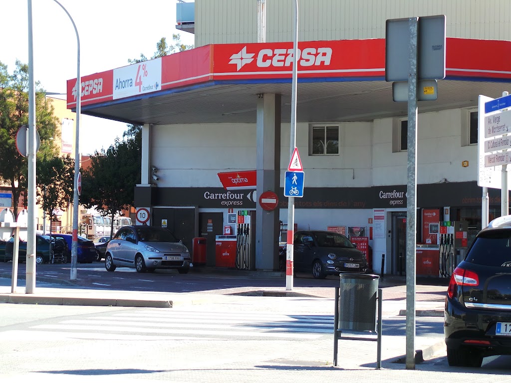 Estacion de servicio Cepsa — Exterior