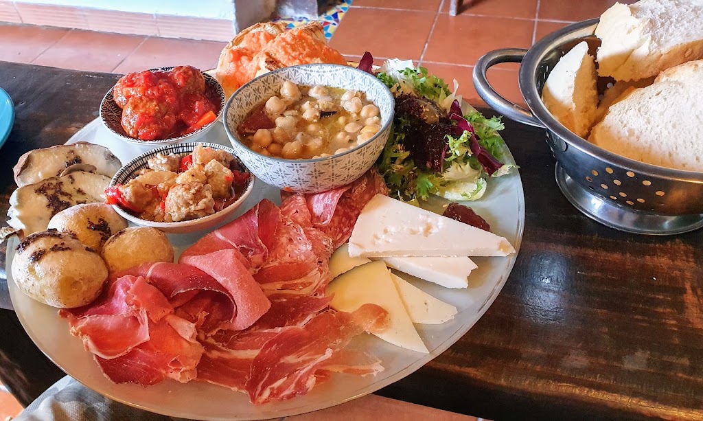 Loris, Teguise — Comida y bebida