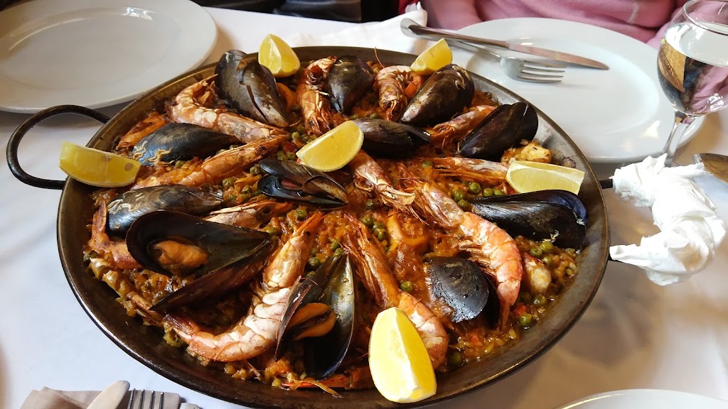 Masia del raco. — Paella