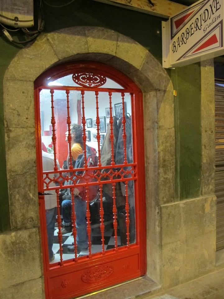 Peluqueria Barberidxe — Exterior