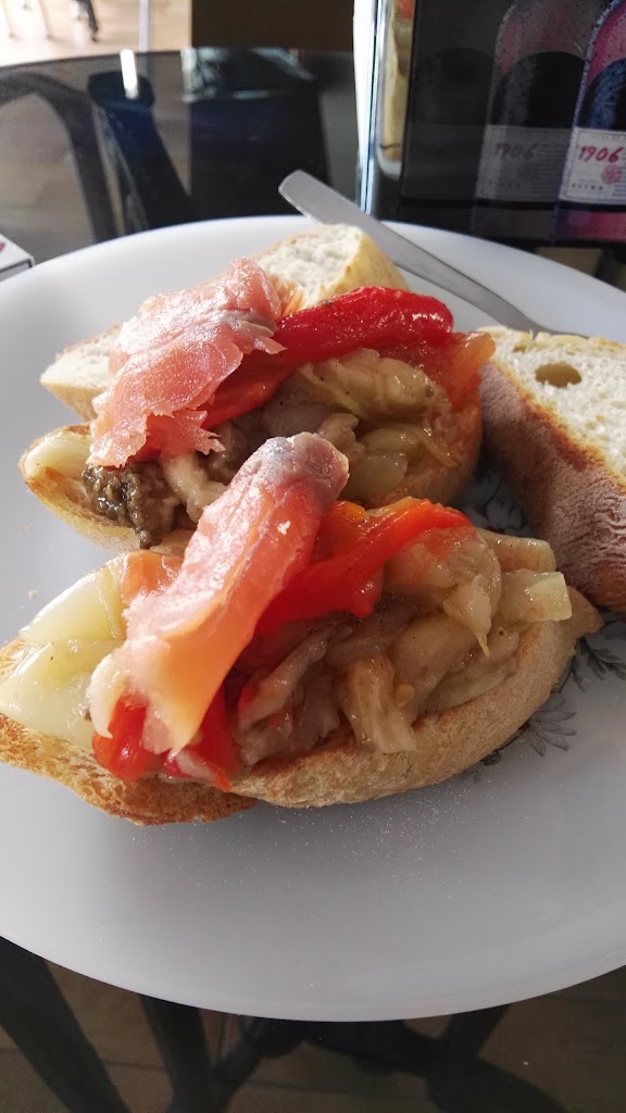 Bar London — Comida y bebida