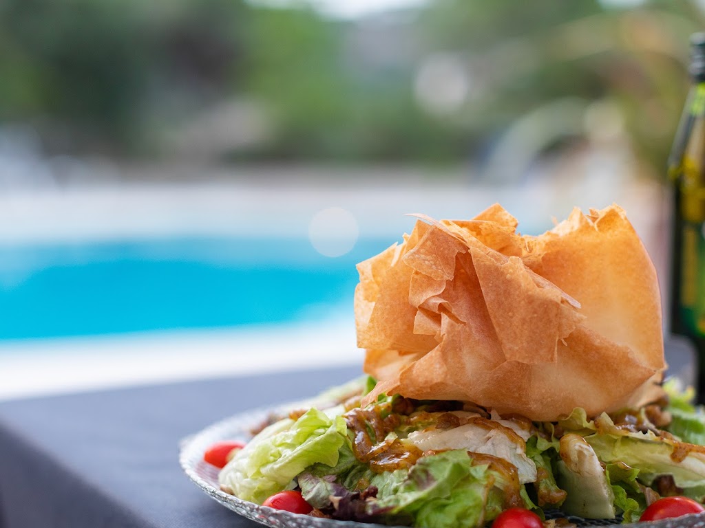 Restaurant El Petit Pol — Comida y bebida