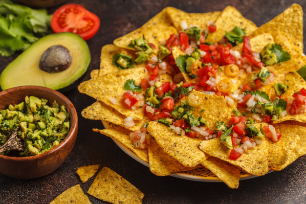 GUST POLLOS & TACOS — Comida y bebida