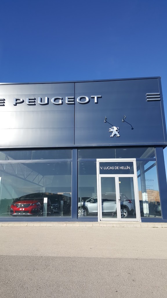Peugeot at TALLERES LUCAS DE HELLIN — Interior