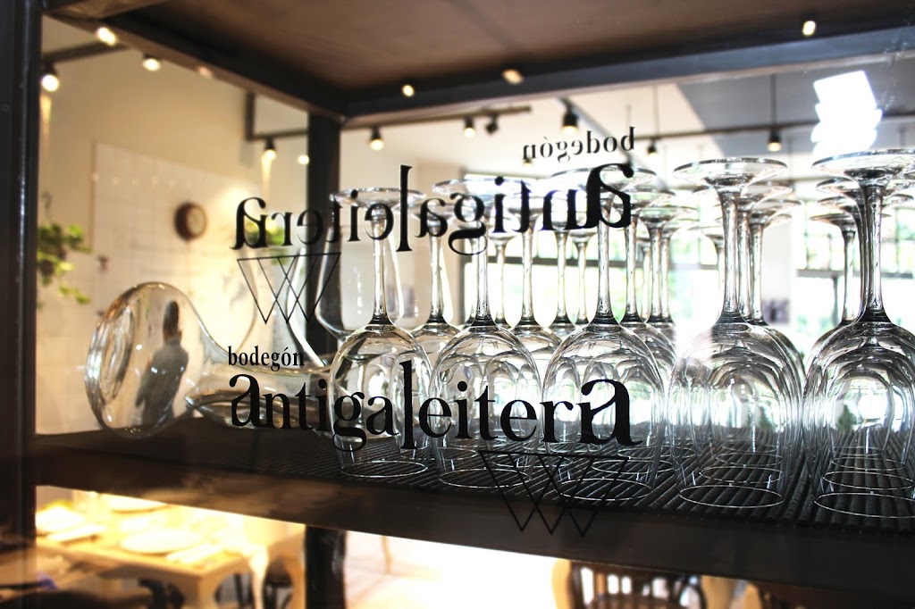 Bodegon Antiga Leiteria