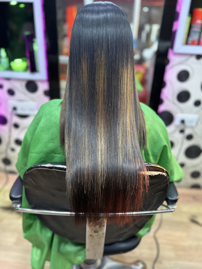 B Blush Unisex Salon