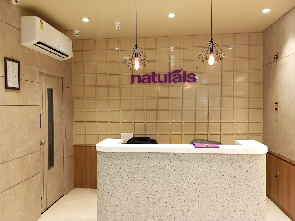 Naturals Salon