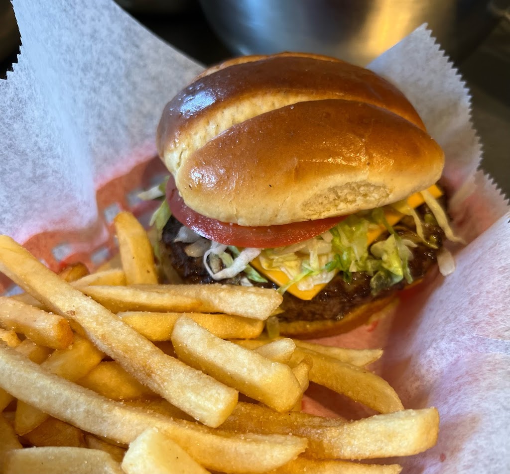  Mug-Z's Pub & Grille