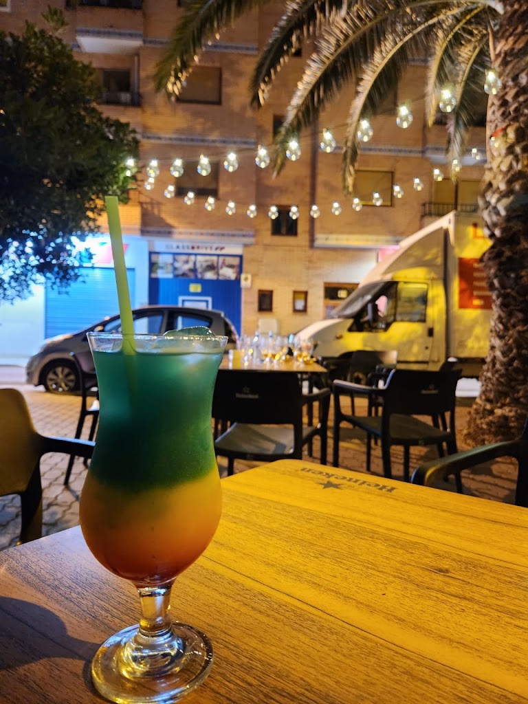 KL Coffee & Cocktail — Mas recientes