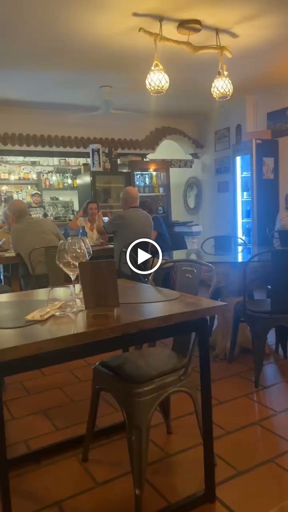 3 RAICES STEAKHOUSE & WINEBAR — Ambiente