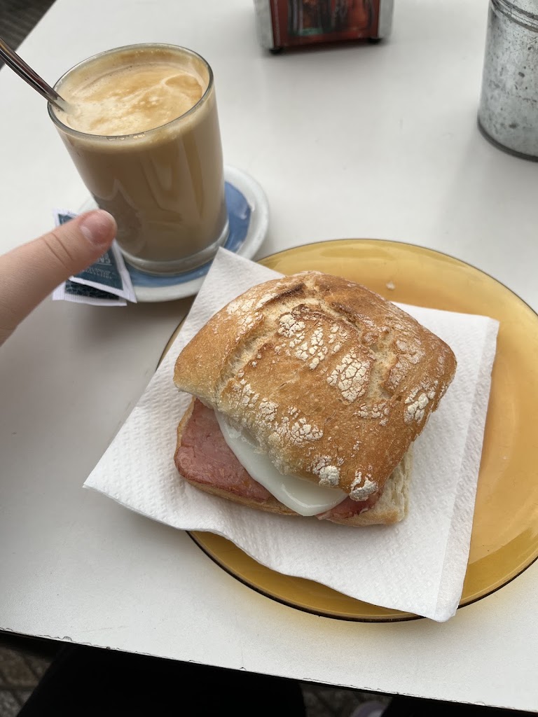 Cafe Debora — Comida y bebida