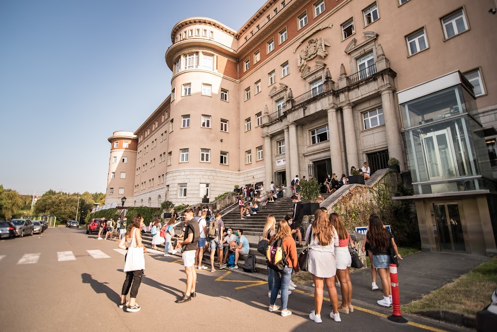 BAM-Begonako Andra Mari Irakasleen Unibertsitate Eskola