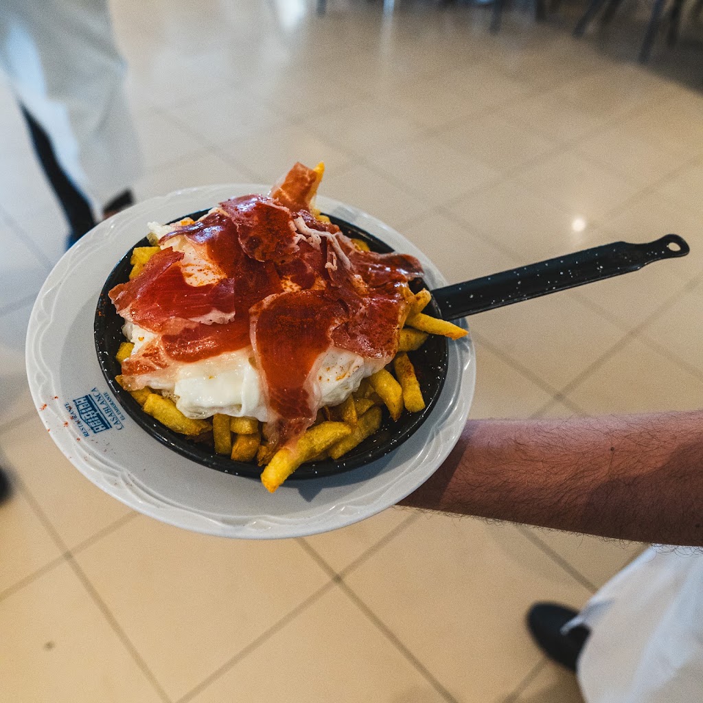 RESTAURANTE CASABLANCA — Comida y bebida
