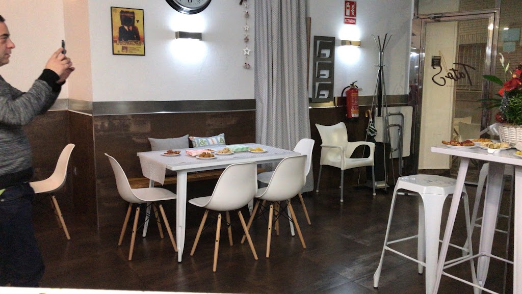 TATO'S GASTROBAR — Ambiente