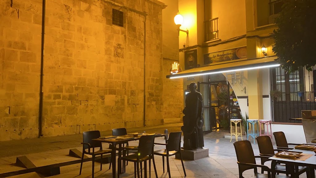 Restaurante D'Davinia Martinez - Ateneo Cultural Casino Orcelitano — Ambiente
